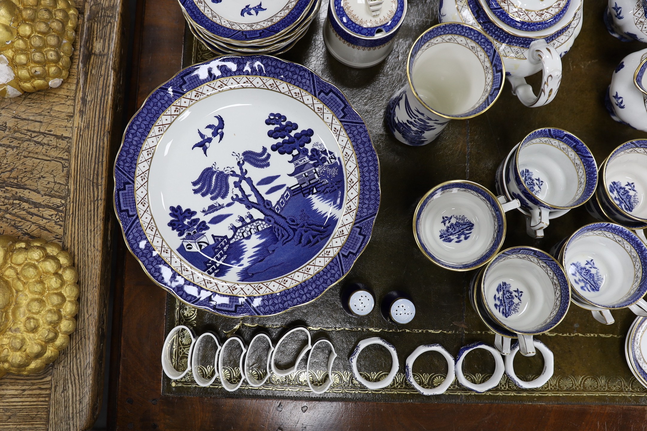 A large quantity of Booth's 'Real Old Willow' dinner wares